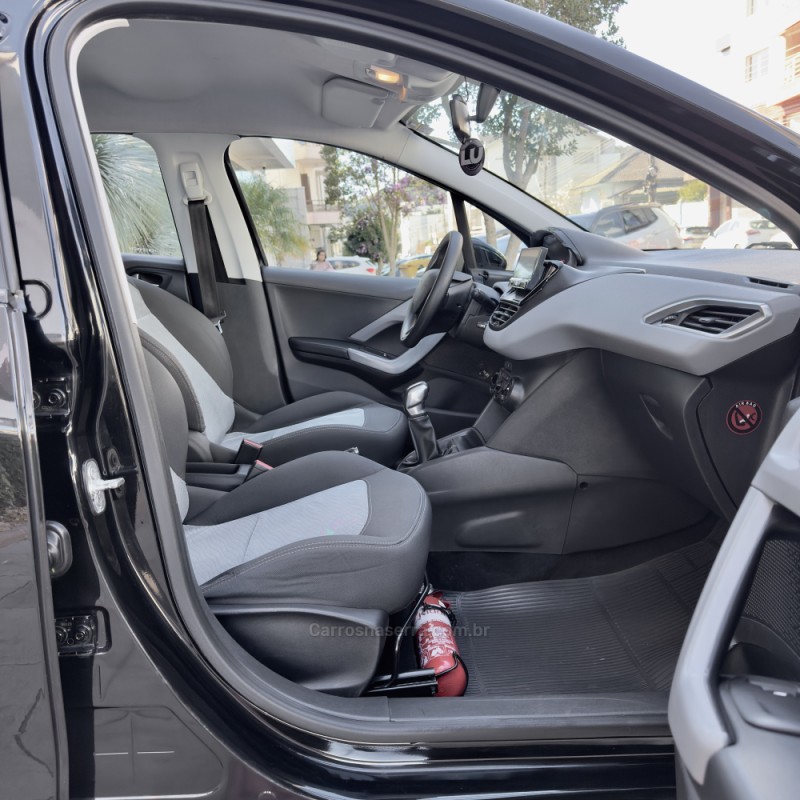 208 1.5 ACTIVE 8V FLEX 4P MANUAL - 2014 - FLORES DA CUNHA