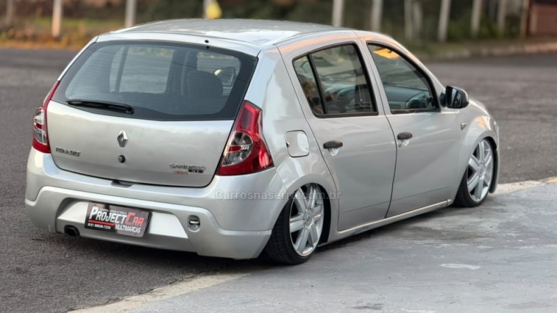 SANDERO 1.0 AUTHENTIQUE 16V FLEX 4P MANUAL - 2011 - NOVO HAMBURGO