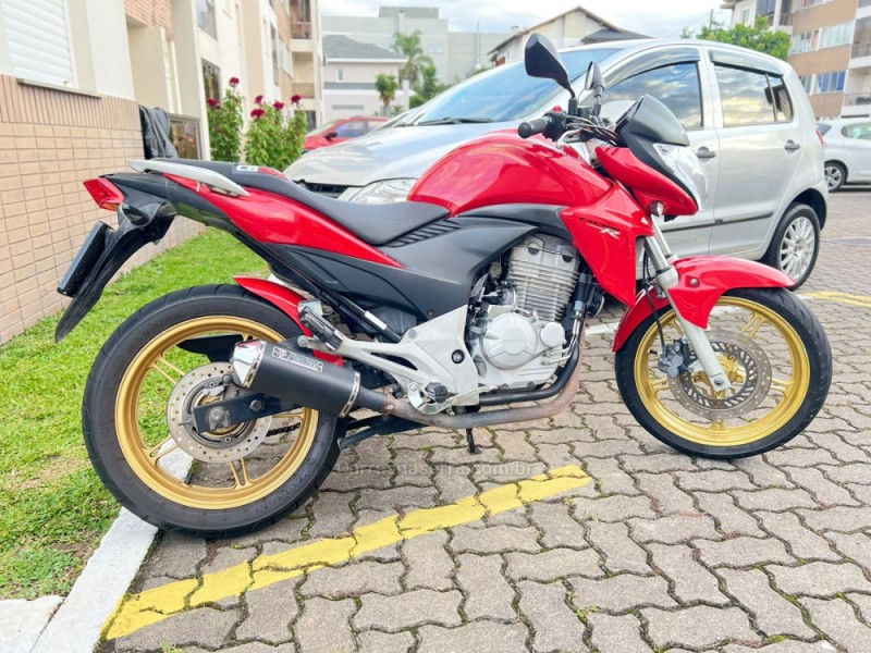 CB 300R  - 2015 - FARROUPILHA
