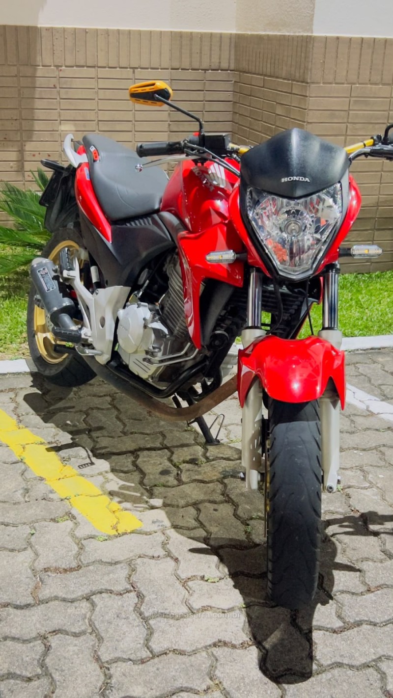 CB 300R  - 2015 - FARROUPILHA