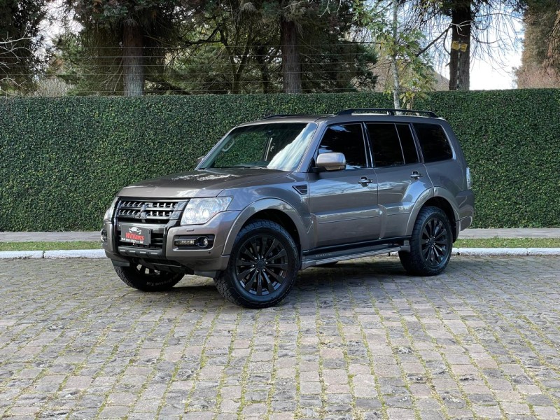 PAJERO FULL 3.2 HPE 4X4 16V TURBO INTERCOOLER DIESEL 4P AUTOMÁTICO - 2016 - FARROUPILHA