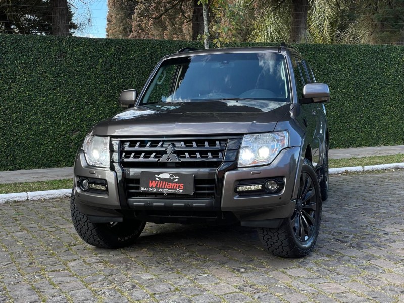 PAJERO FULL 3.2 HPE 4X4 16V TURBO INTERCOOLER DIESEL 4P AUTOMÁTICO - 2016 - FARROUPILHA
