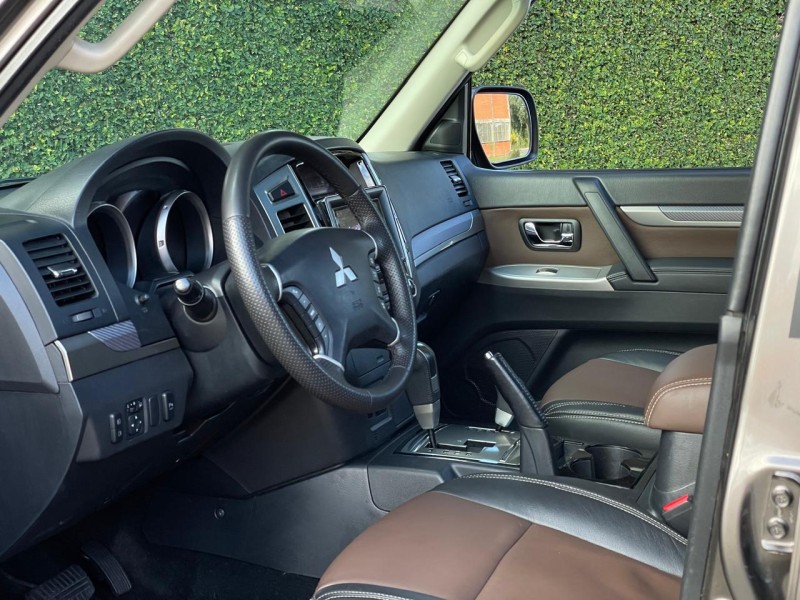 PAJERO FULL 3.2 HPE 4X4 16V TURBO INTERCOOLER DIESEL 4P AUTOMÁTICO - 2016 - FARROUPILHA
