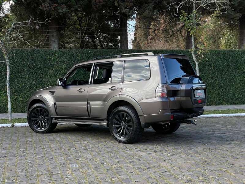 PAJERO FULL 3.2 HPE 4X4 16V TURBO INTERCOOLER DIESEL 4P AUTOMÁTICO - 2016 - FARROUPILHA