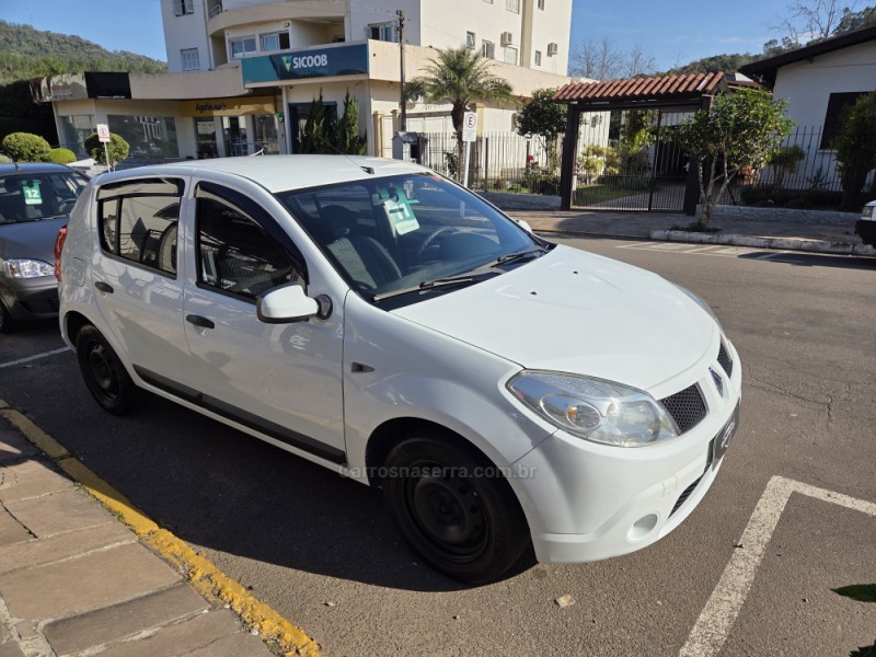 SANDERO 1.6 AUTHENTIQUE 8V FLEX 4P MANUAL - 2011 - PICADA CAFé