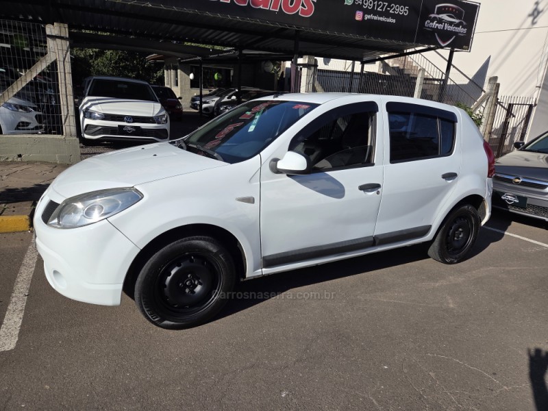 SANDERO 1.6 AUTHENTIQUE 8V FLEX 4P MANUAL - 2011 - PICADA CAFé