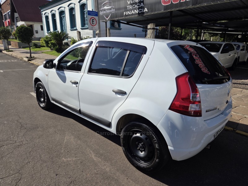 SANDERO 1.6 AUTHENTIQUE 8V FLEX 4P MANUAL - 2011 - PICADA CAFé