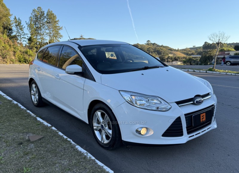 focus 1.6 s hatch 16v flex 4p automatico 2015 nova araca