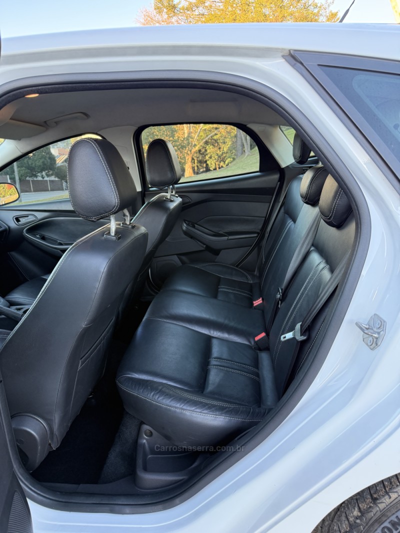 FOCUS 1.6 S HATCH 16V FLEX 4P AUTOMÁTICO - 2015 - NOVA ARAçá