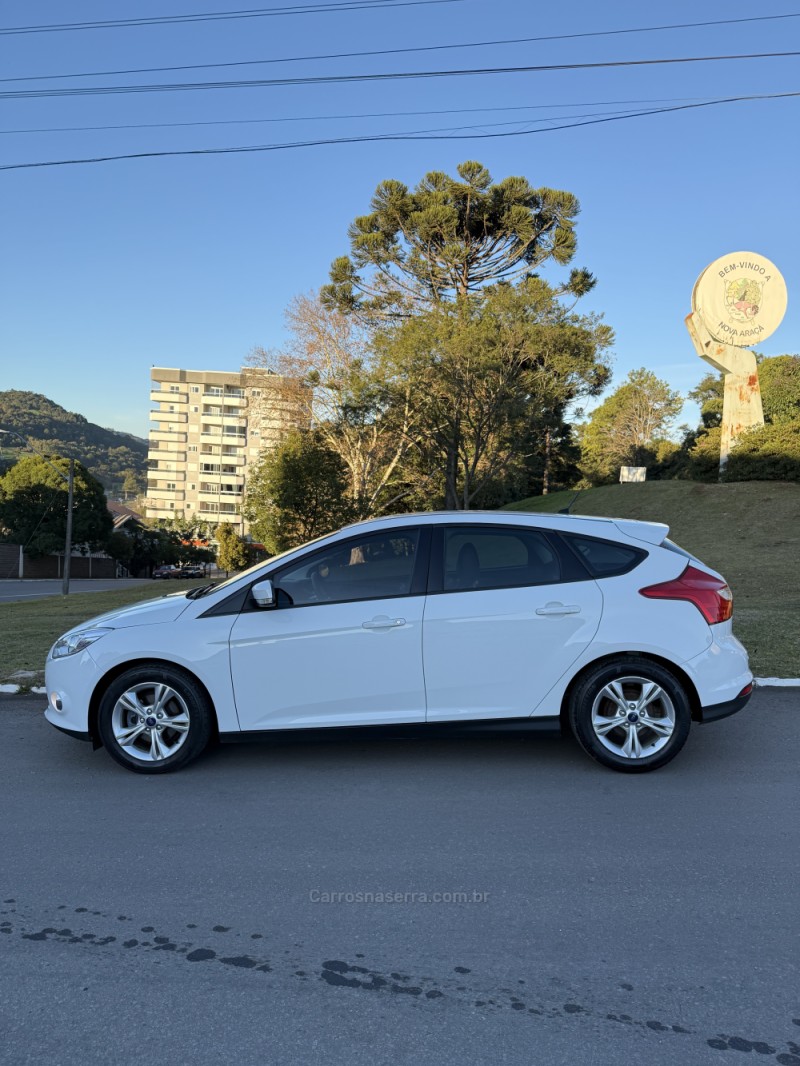 FOCUS 1.6 S HATCH 16V FLEX 4P AUTOMÁTICO - 2015 - NOVA ARAçá