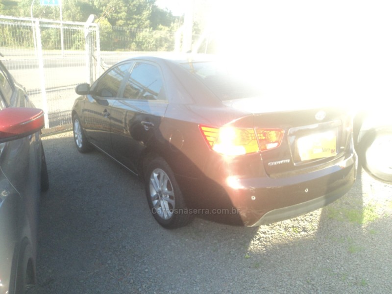 CERATO 1.6 EX3 SEDAN 16V GASOLINA 4P MANUAL - 2011 - FARROUPILHA