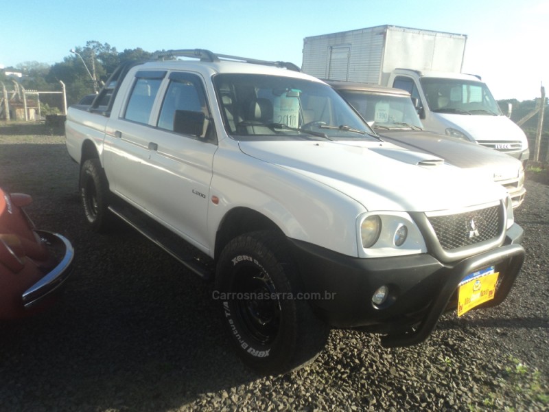 L200 2.5 GL 4X4 CD 8V TURBO DIESEL 4P MANUAL - 2011 - FARROUPILHA