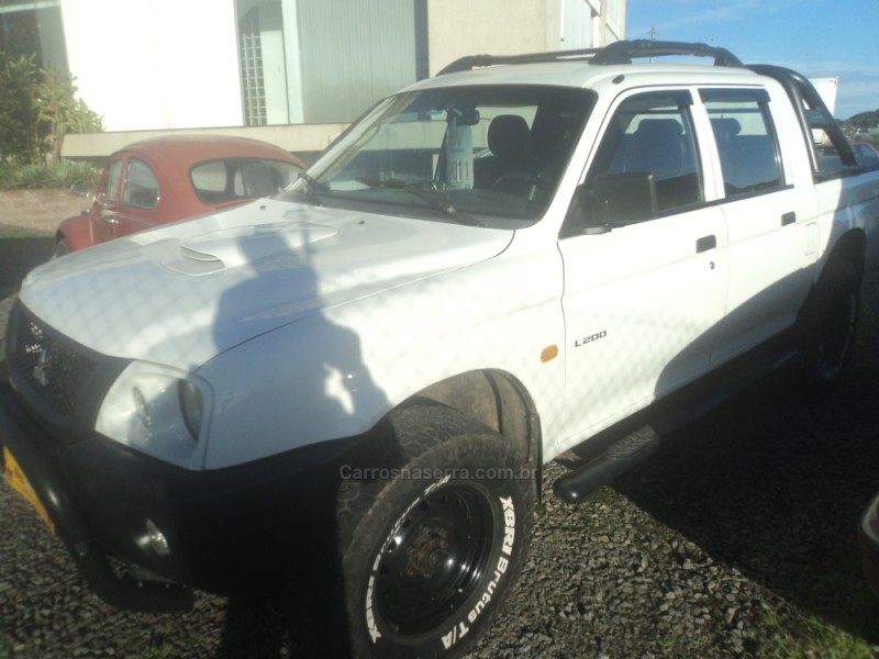 L200 2.5 GL 4X4 CD 8V TURBO DIESEL 4P MANUAL - 2011 - FARROUPILHA