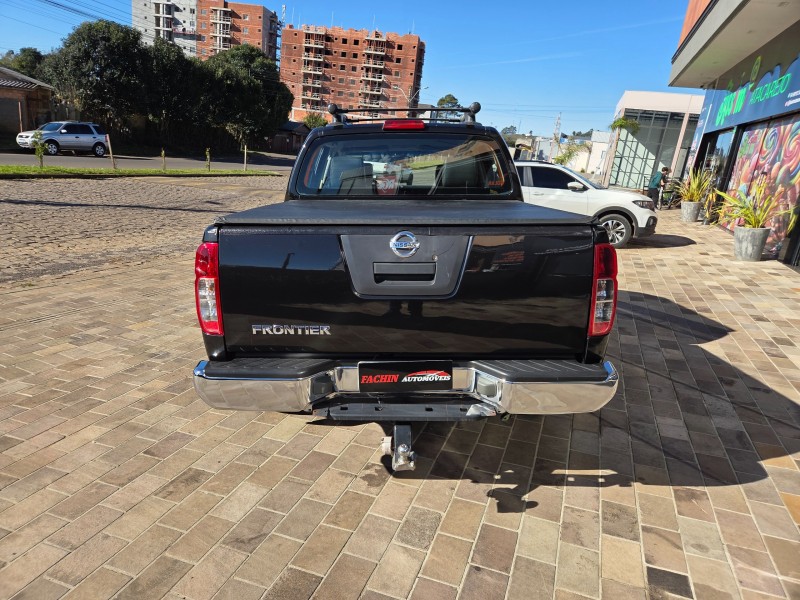 FRONTIER 2.5 SV ATTACK 4X4 CD TURBO ELETRONIC DIESEL 4P MANUAL - 2014 - VACARIA
