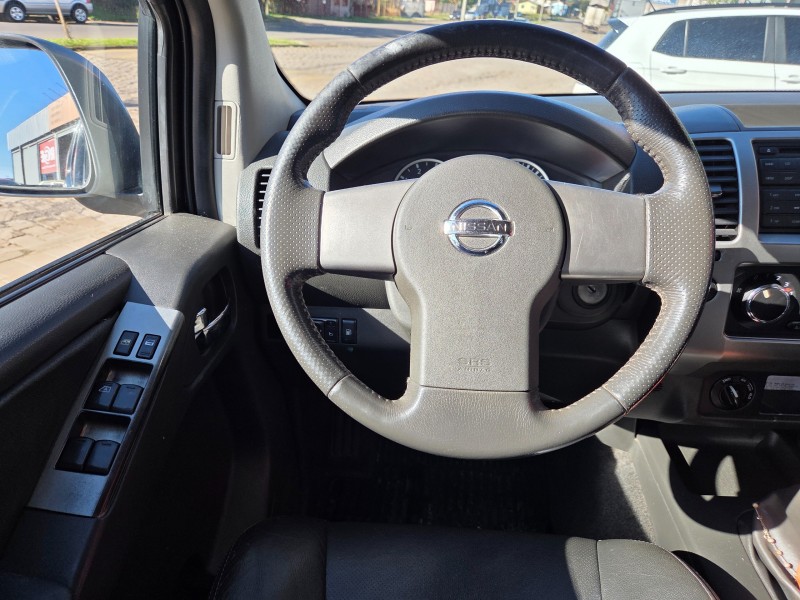 FRONTIER 2.5 SV ATTACK 4X4 CD TURBO ELETRONIC DIESEL 4P MANUAL - 2014 - VACARIA