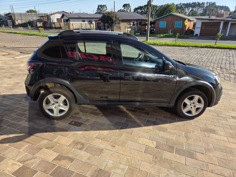 SANDERO 1.6 STEPWAY 8V FLEX 4P MANUAL - 2022 - VACARIA