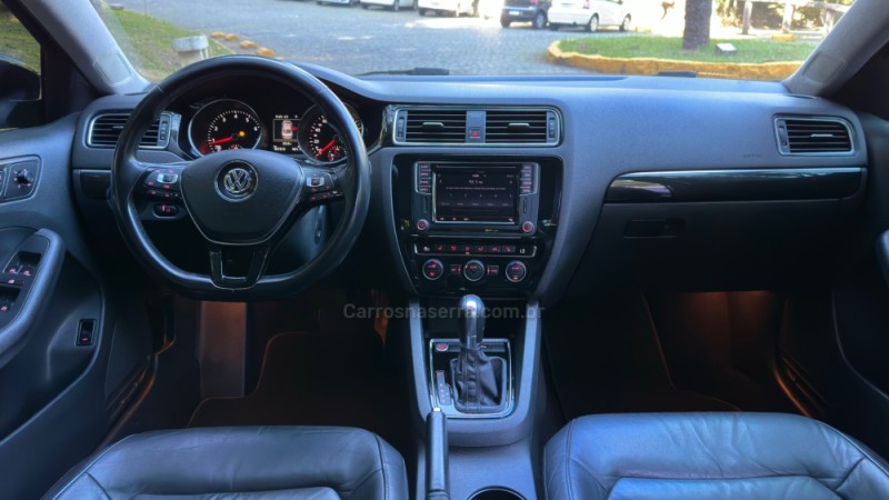 JETTA 2.0 TSI HIGHLINE 211CV GASOLINA 4P DSG - 2016 - CAXIAS DO SUL