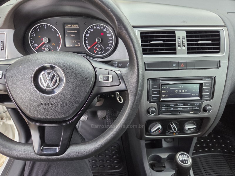 FOX 1.6 MSI TRENDLINE 8V FLEX 4P MANUAL - 2016 - PICADA CAFé