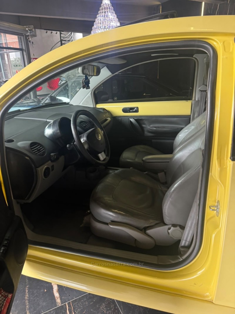 NEW BEETLE 2.0 MI 8V GASOLINA 2P AUTOMÁTICO - 2001 - CAXIAS DO SUL