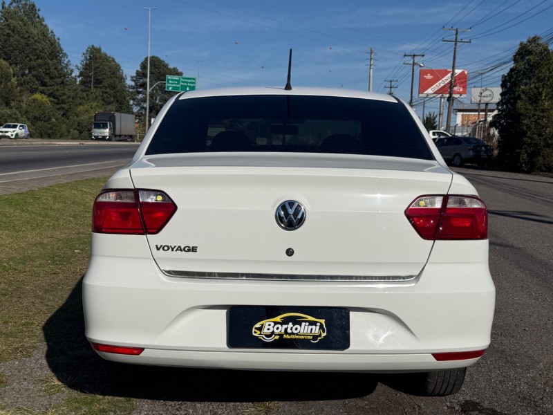 VOYAGE 1.0 MI 8V FLEX 4P MANUAL - 2013 - FARROUPILHA