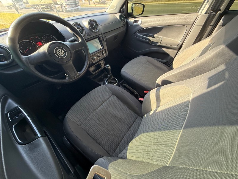VOYAGE 1.0 MI 8V FLEX 4P MANUAL - 2013 - FARROUPILHA
