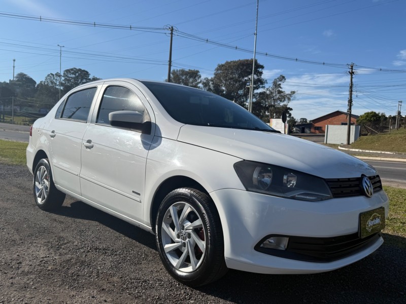 VOYAGE 1.0 MI 8V FLEX 4P MANUAL - 2013 - FARROUPILHA