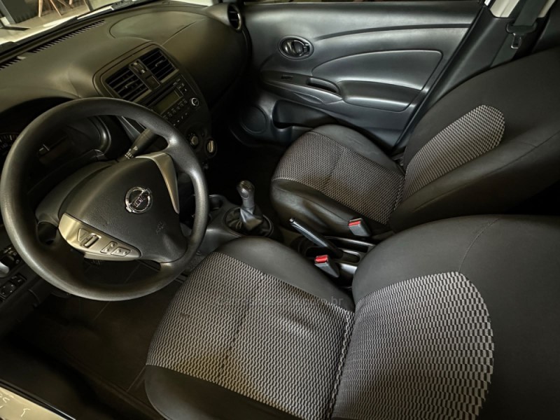 VERSA 1.0 12V FLEX 4P MANUAL - 2019 - SAPIRANGA