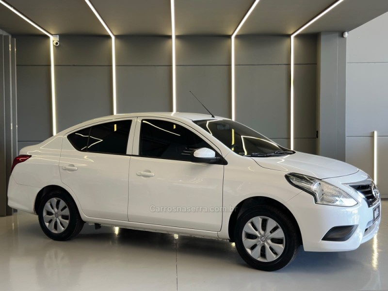 VERSA 1.0 12V FLEX 4P MANUAL - 2019 - SAPIRANGA