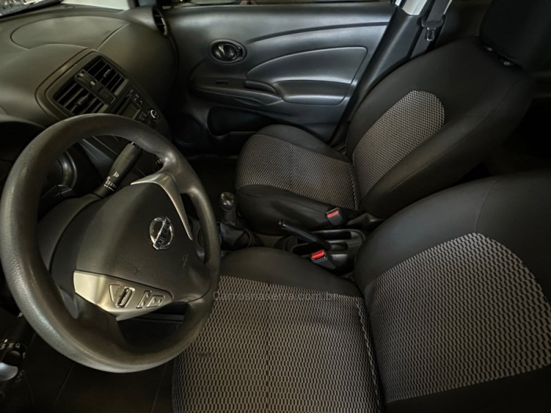 VERSA 1.0 12V FLEX 4P MANUAL - 2019 - SAPIRANGA