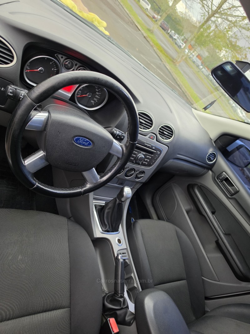 FOCUS 1.6 GLX 8V FLEX 4P MANUAL - 2011 - BENTO GONçALVES