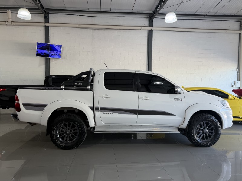 HILUX 3.0 SRV LIMITED EDITION 4X4 CD 16V TURBO INTERCOOLER DIESEL 4P AUTOMÁTICO - 2015 - CAXIAS DO SUL