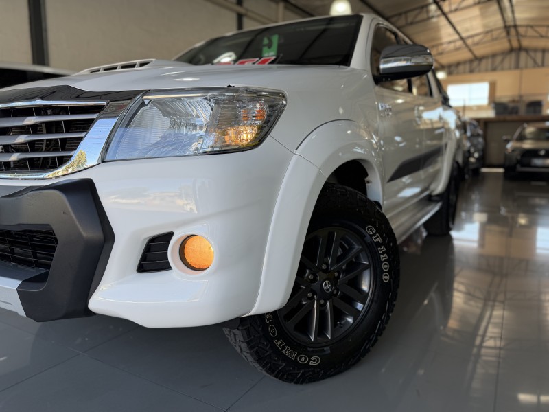 HILUX 3.0 SRV LIMITED EDITION 4X4 CD 16V TURBO INTERCOOLER DIESEL 4P AUTOMÁTICO - 2015 - CAXIAS DO SUL