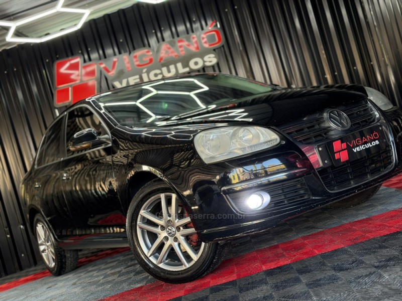 JETTA 2.5 I 20V 150CV GASOLINA 4P TIPTRONIC - 2009 - CAXIAS DO SUL