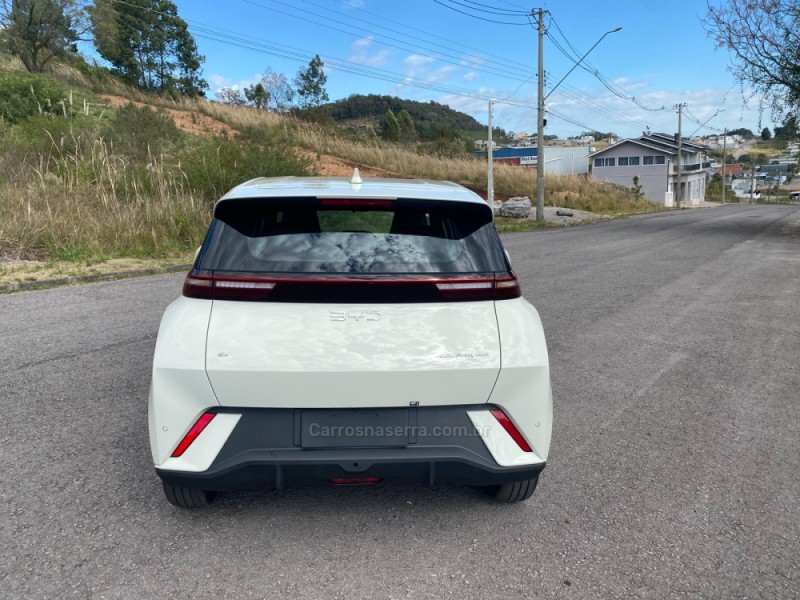 DOLPHIN MINI ELÉTRICO 4P AUTOMÁTICO - 2027 - FLORES DA CUNHA