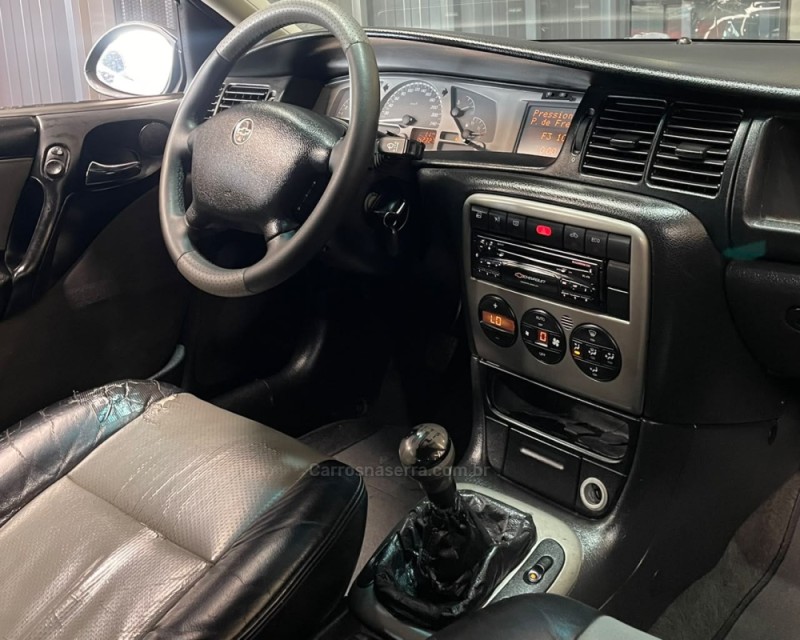 VECTRA 2.2 MPFI CHALLENGE 16V GASOLINA 4P MANUAL - 2002 - VACARIA