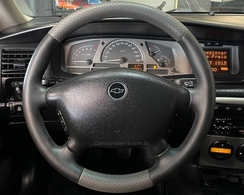VECTRA 2.2 MPFI CHALLENGE 16V GASOLINA 4P MANUAL - 2002 - VACARIA