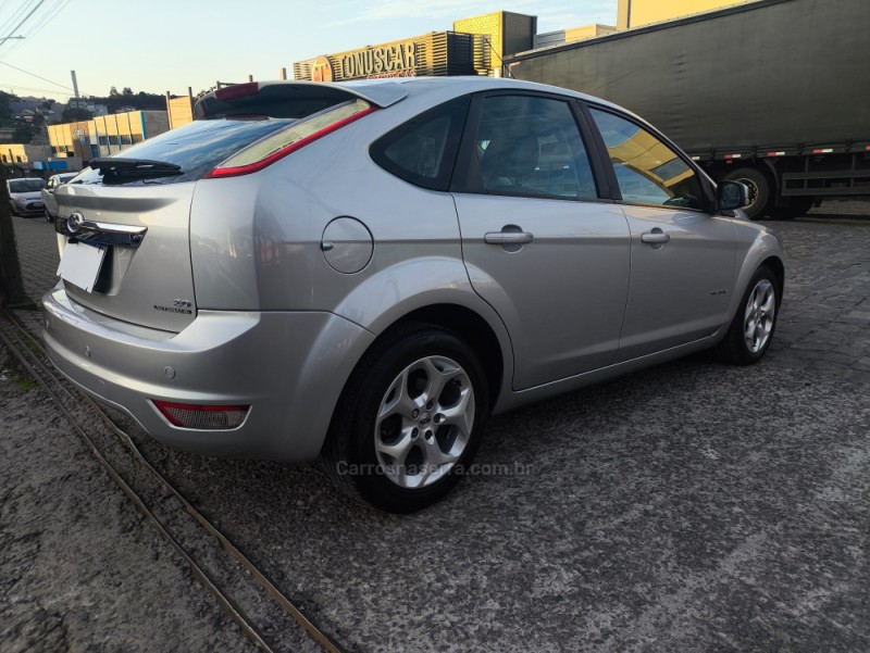 FOCUS 2.0 TITANIUM 16V FLEX 4P AUTOMÁTICO - 2011 - FARROUPILHA