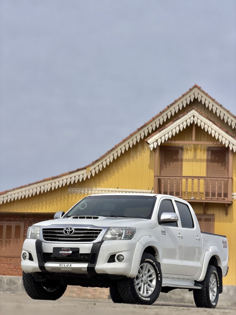 HILUX 3.0 SRV 4X4 CD 16V TURBO INTERCOOLER DIESEL 4P AUTOMÁTICO - 2014 - ANTôNIO PRADO