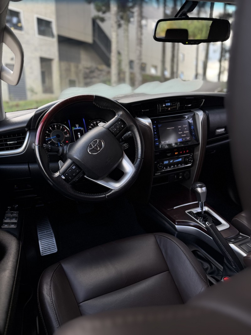 HILUX SW4 2.7 SRV 4X2 16V FLEX 7 LUGARES 4P AUTOMÁTICO - 2019 - ANTôNIO PRADO