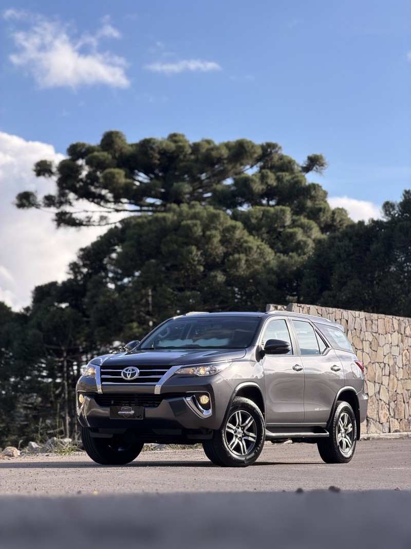 HILUX SW4 2.7 SRV 4X2 16V FLEX 7 LUGARES 4P AUTOMÁTICO - 2019 - ANTôNIO PRADO