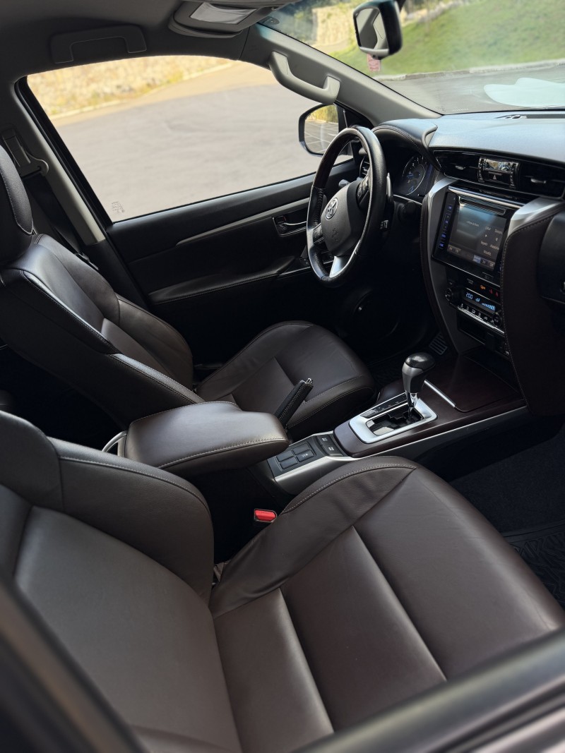 HILUX SW4 2.7 SRV 4X2 16V FLEX 7 LUGARES 4P AUTOMÁTICO - 2019 - ANTôNIO PRADO