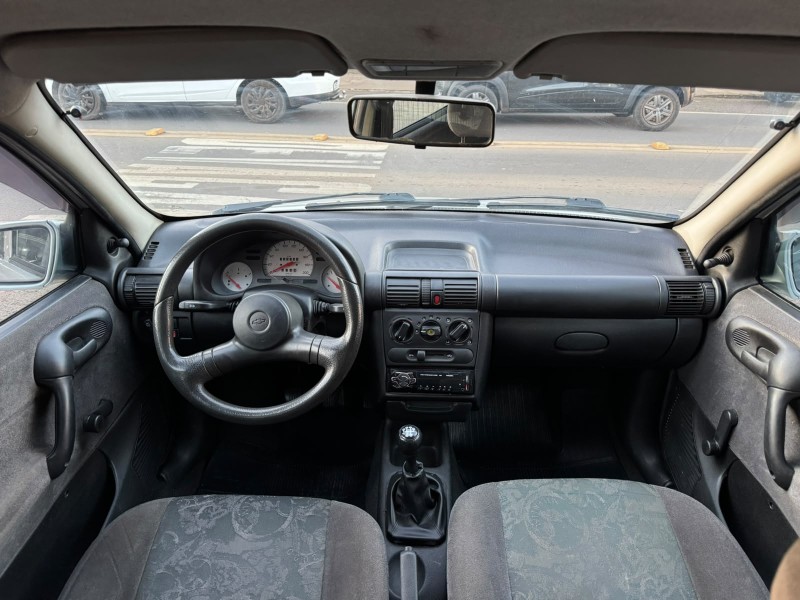 CORSA 1.0 MPFI MILENIUM 8V GASOLINA 4P MANUAL - 2001 - VACARIA