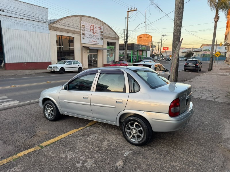 CORSA 1.0 MPFI MILENIUM 8V GASOLINA 4P MANUAL - 2001 - VACARIA