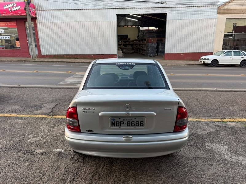 CORSA 1.0 MPFI MILENIUM 8V GASOLINA 4P MANUAL - 2001 - VACARIA