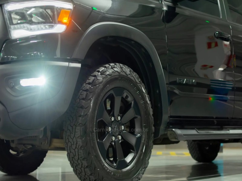 1500 REBEL 5.7 HEMI V8 CD 4X4 GASOLINA 4P AUTOMÁTICA - 2022 - PORTO ALEGRE