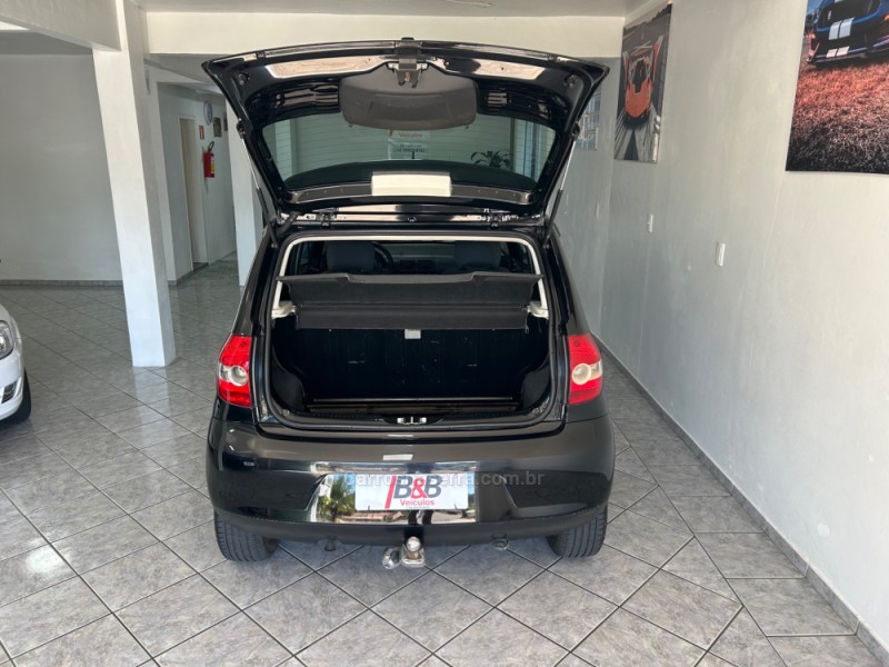 FOX 1.0 MI TREND 8V FLEX 4P MANUAL - 2010 - NOVA PRATA