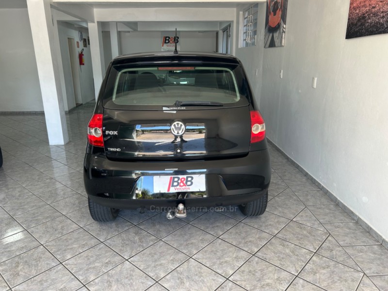 FOX 1.0 MI TREND 8V FLEX 4P MANUAL - 2010 - NOVA PRATA