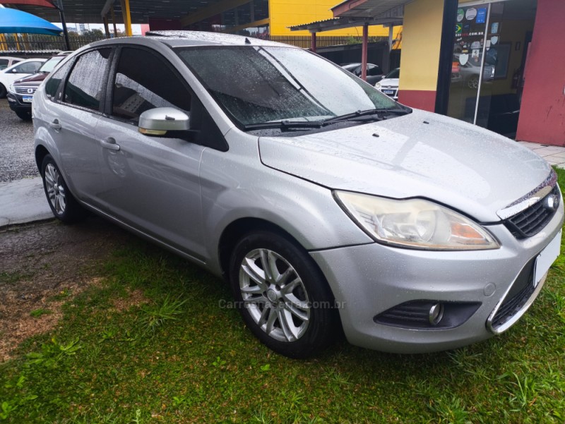 FOCUS 2.0 GHIA 16V GASOLINA 4P AUTOMÁTICO - 2011 - FARROUPILHA