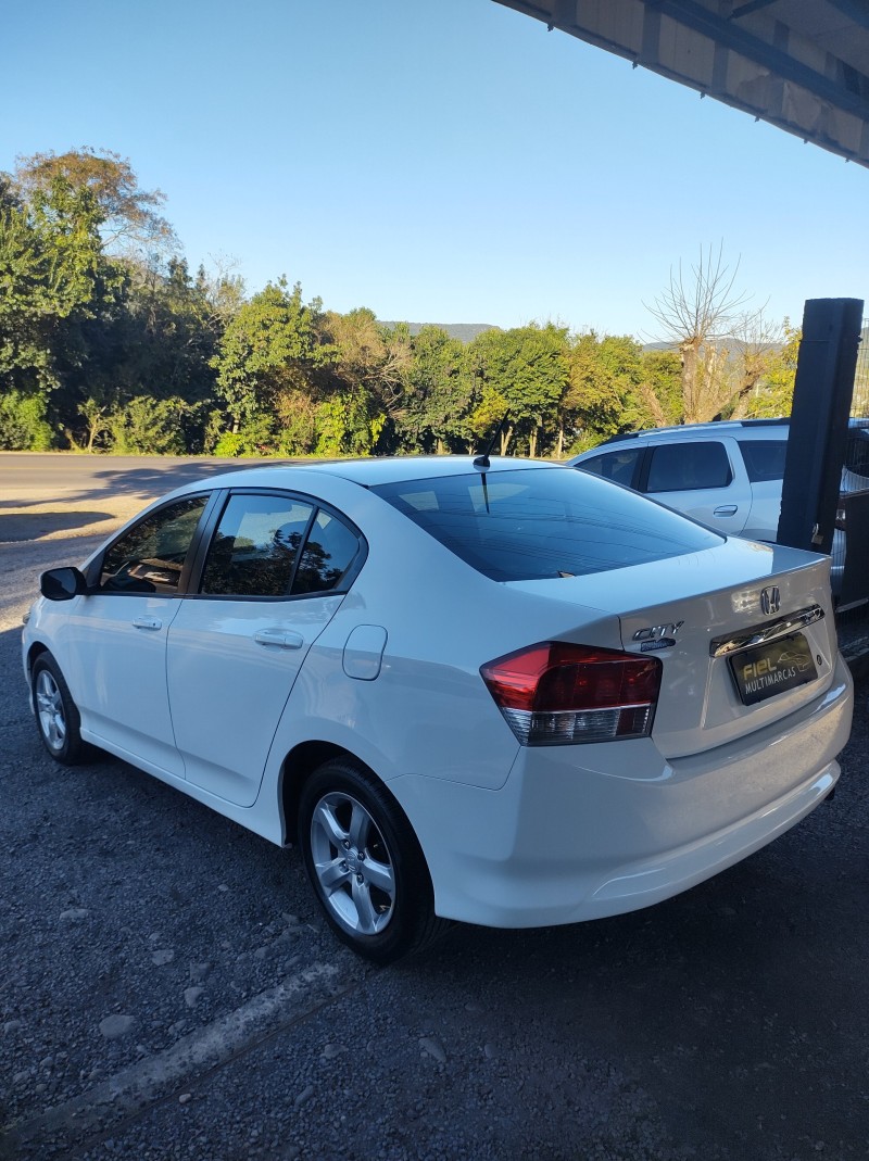 CITY 1.5 DX 16V FLEX 4P MANUAL - 2011 - VALE REAL