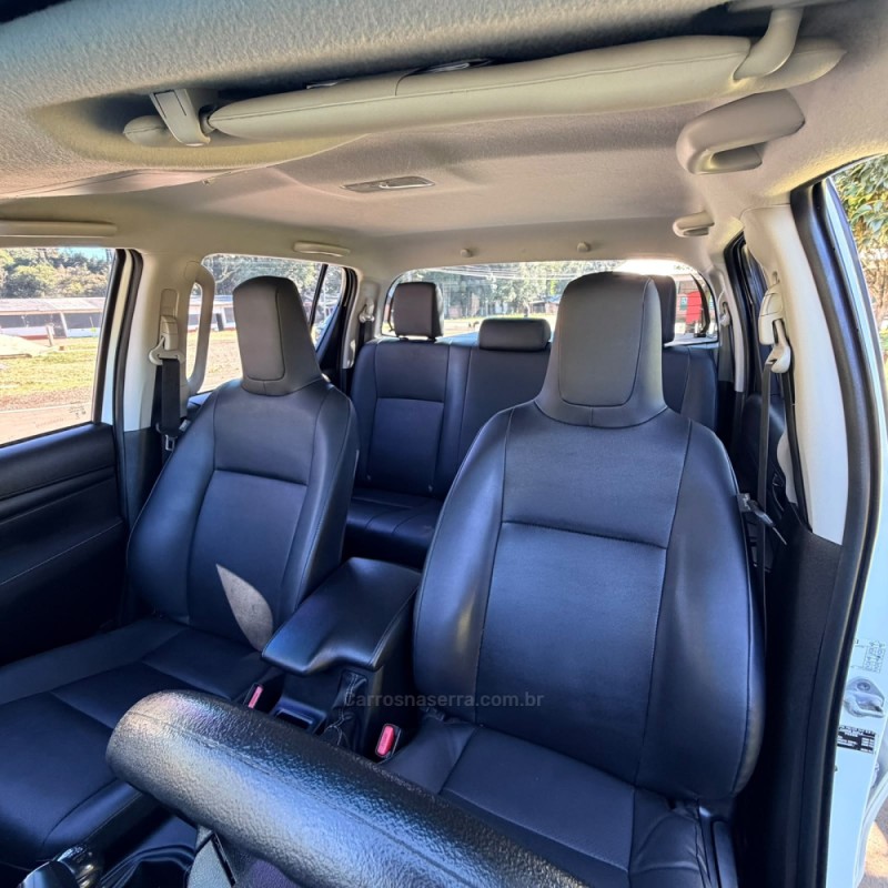 HILUX 2.8 STD 4X4 CD 16V DIESEL 4P MANUAL - 2024 - VACARIA